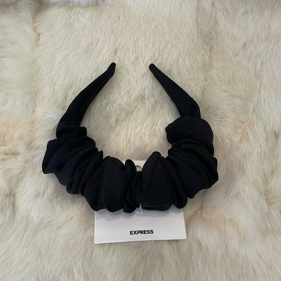 Express Ruched Black Headband. NWT - Picture 1 of 3